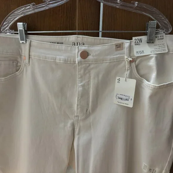 Price Drop NWT. Women's plus size A.N.A. Skinny Mid Rise Jeans. - Picture 2 of 5